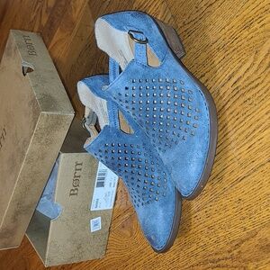 Born NANNA Booties Size 7.5 M Blue